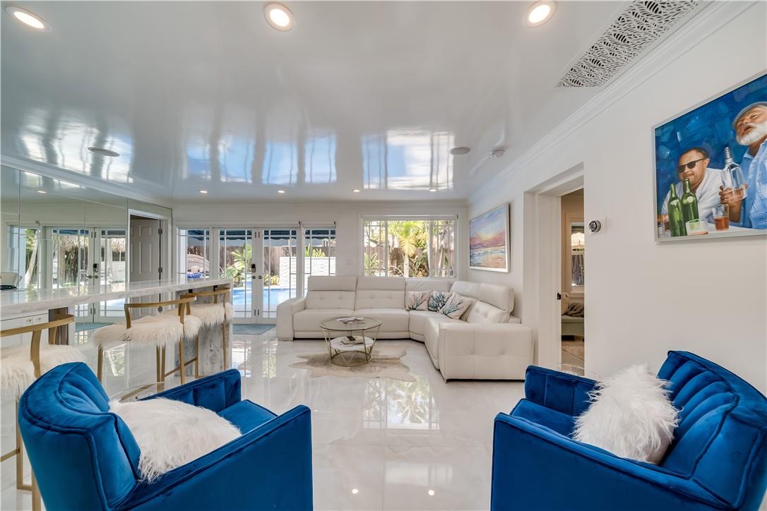 LAS OLAS PARK CORR PLAT - Residential Lease