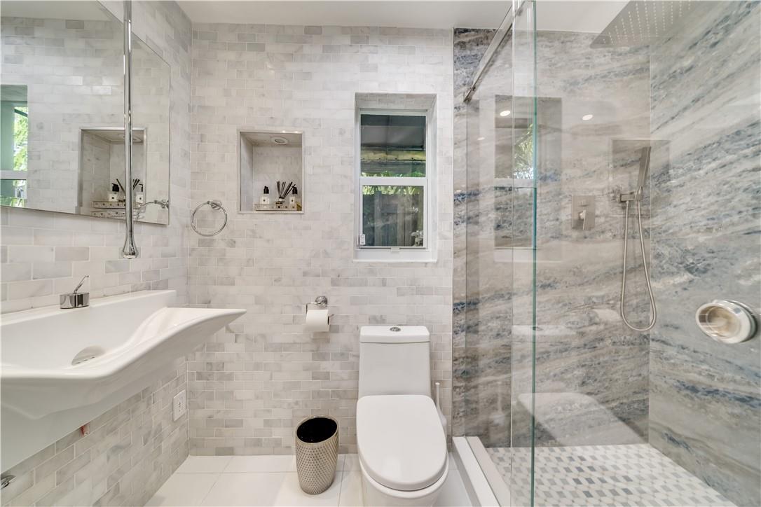 LAS OLAS PARK CORR PLAT - Residential Lease