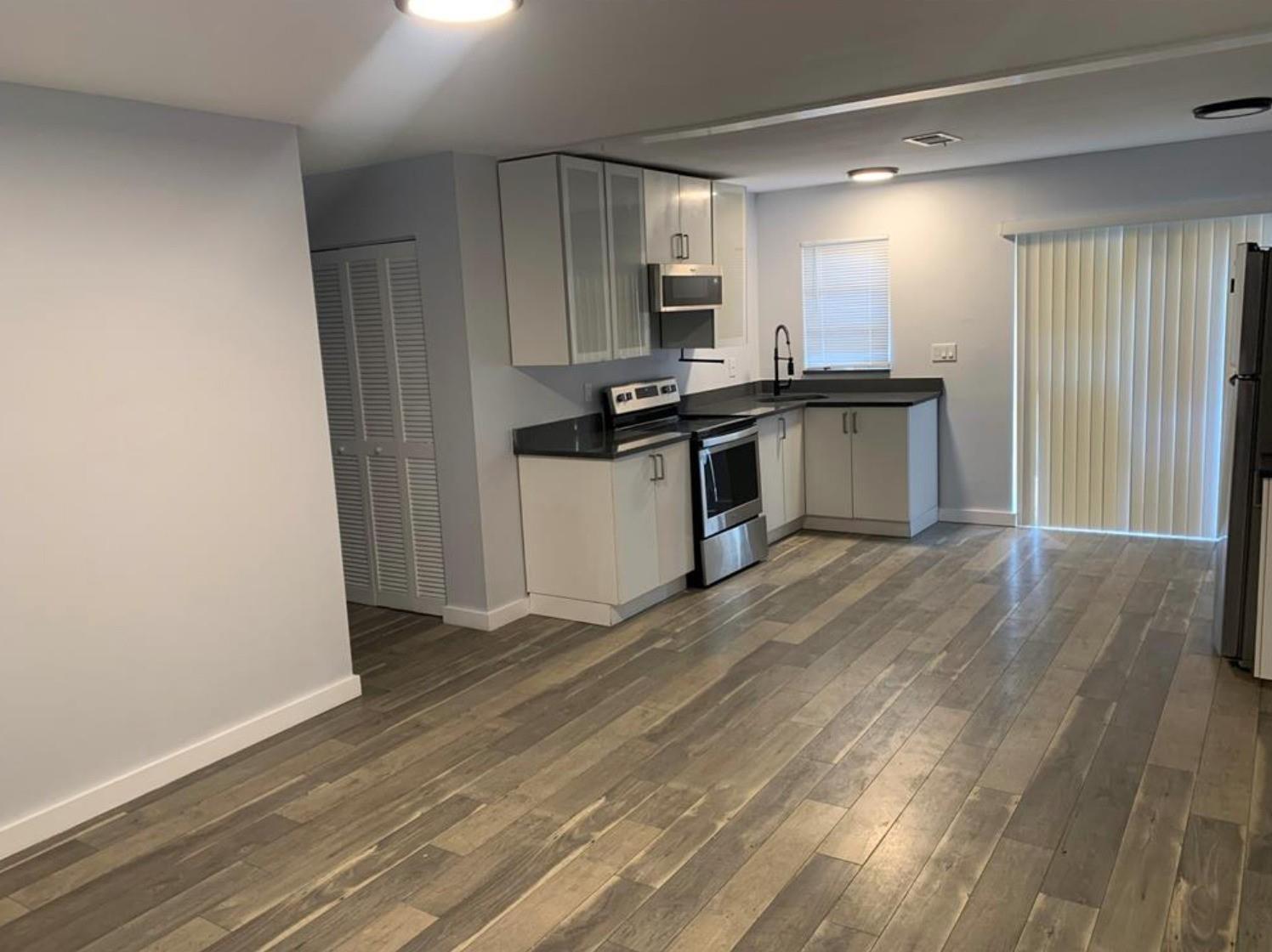 OLD DIXIE MANOR REPLAT OF - Residential Lease