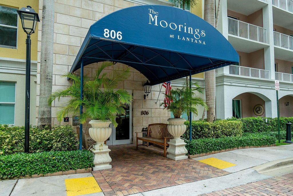 Photo of 806 E Windward Way #511, Lantana, FL 33462 (MLS # R11056524)