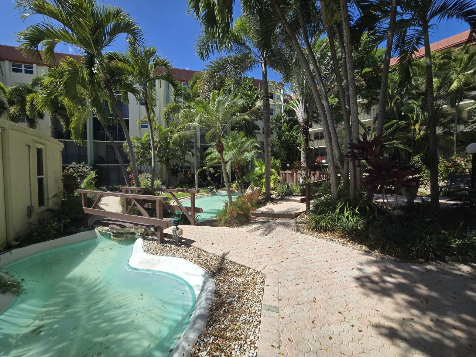 CROSS FOX CONDO - Residential