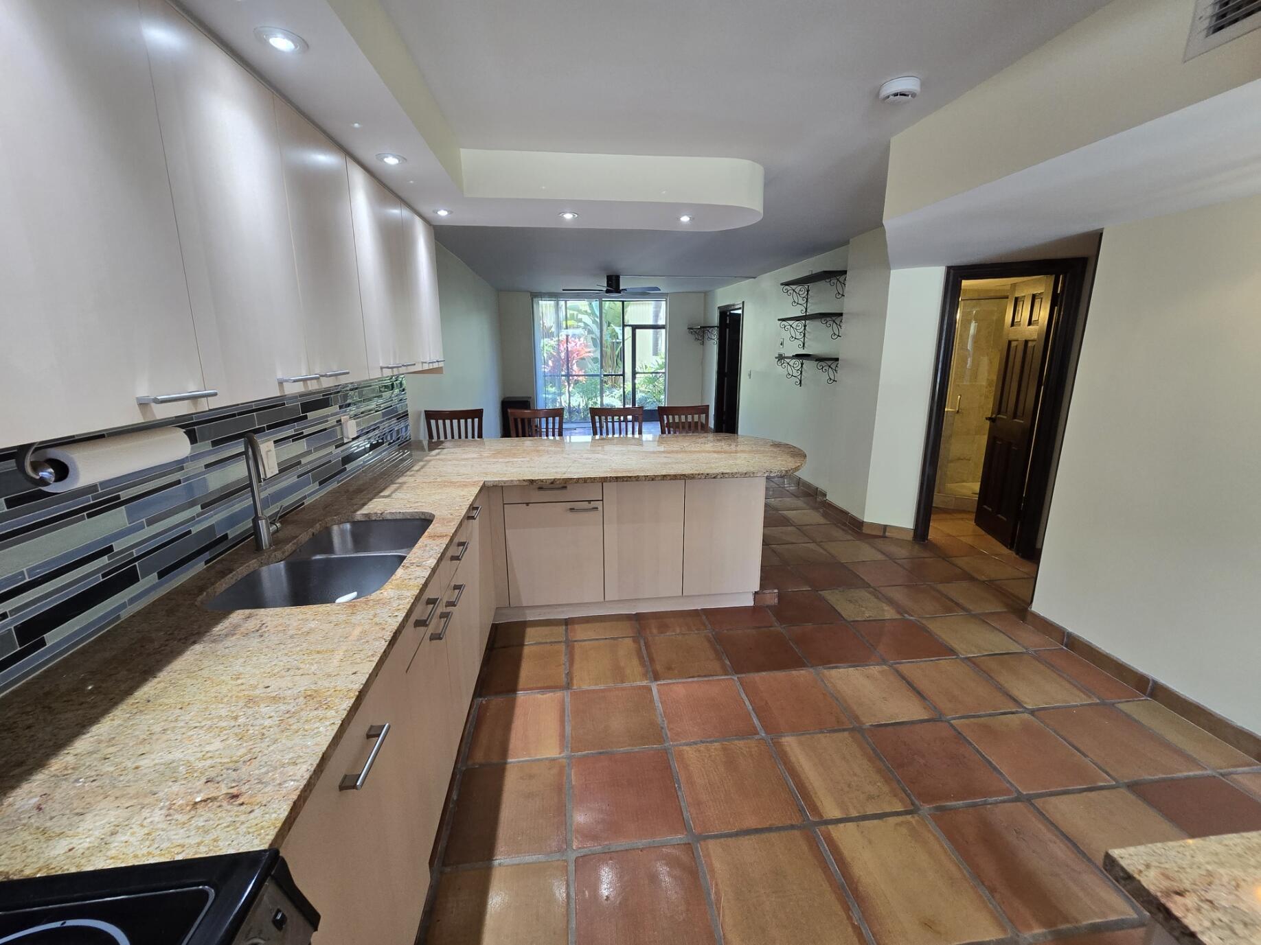 CROSS FOX CONDO - Residential