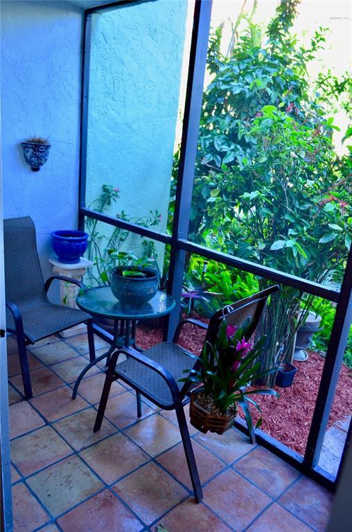 CROSS FOX CONDO - Residential