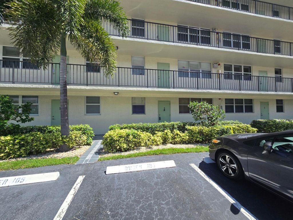 Photo of 5300 NE 24th Terrace #126c, Fort Lauderdale, FL 33308 (MLS # B26006002)