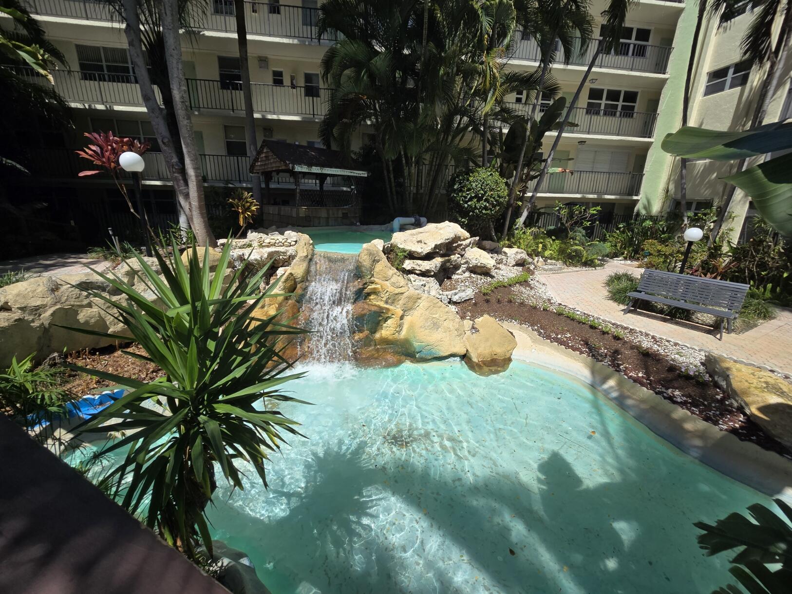 CROSS FOX CONDO - Residential