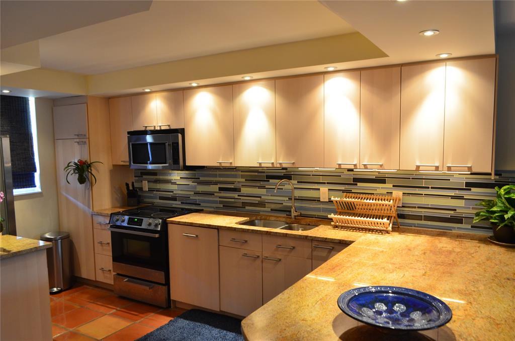 CROSS FOX CONDO - Residential