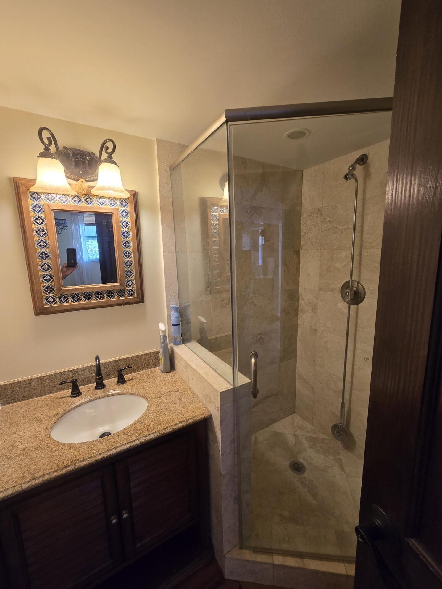 CROSS FOX CONDO - Residential