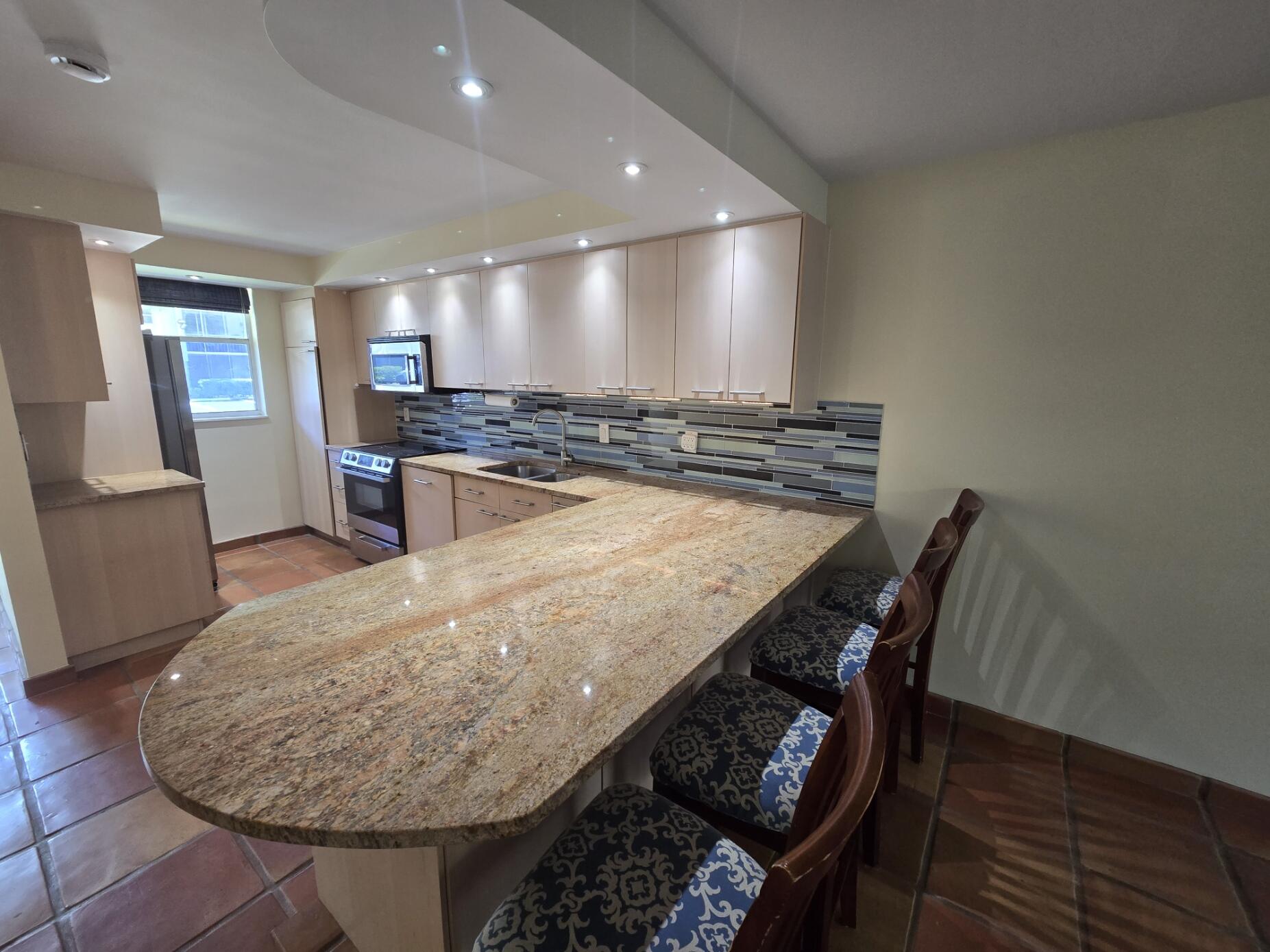 CROSS FOX CONDO - Residential