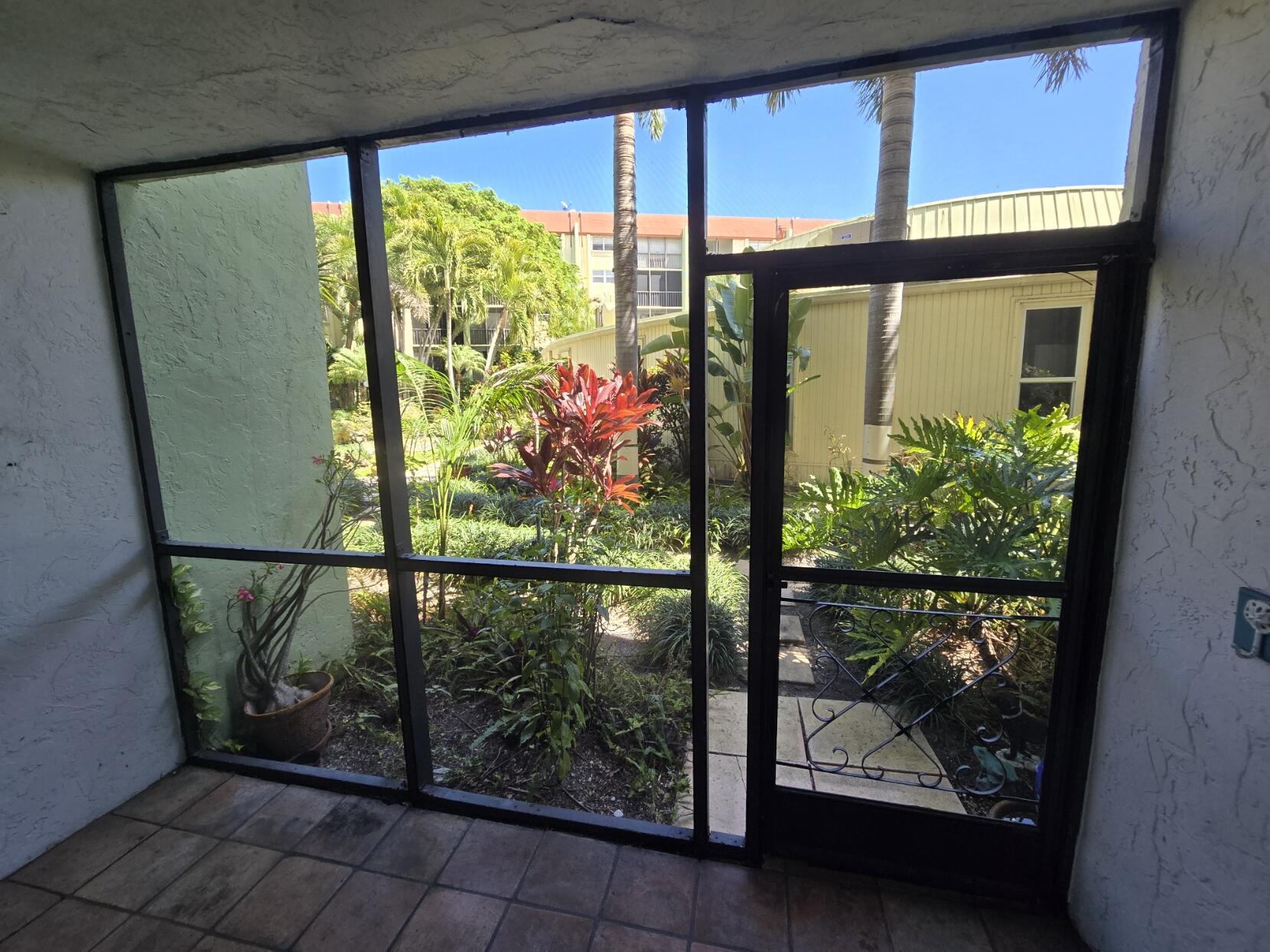 CROSS FOX CONDO - Residential