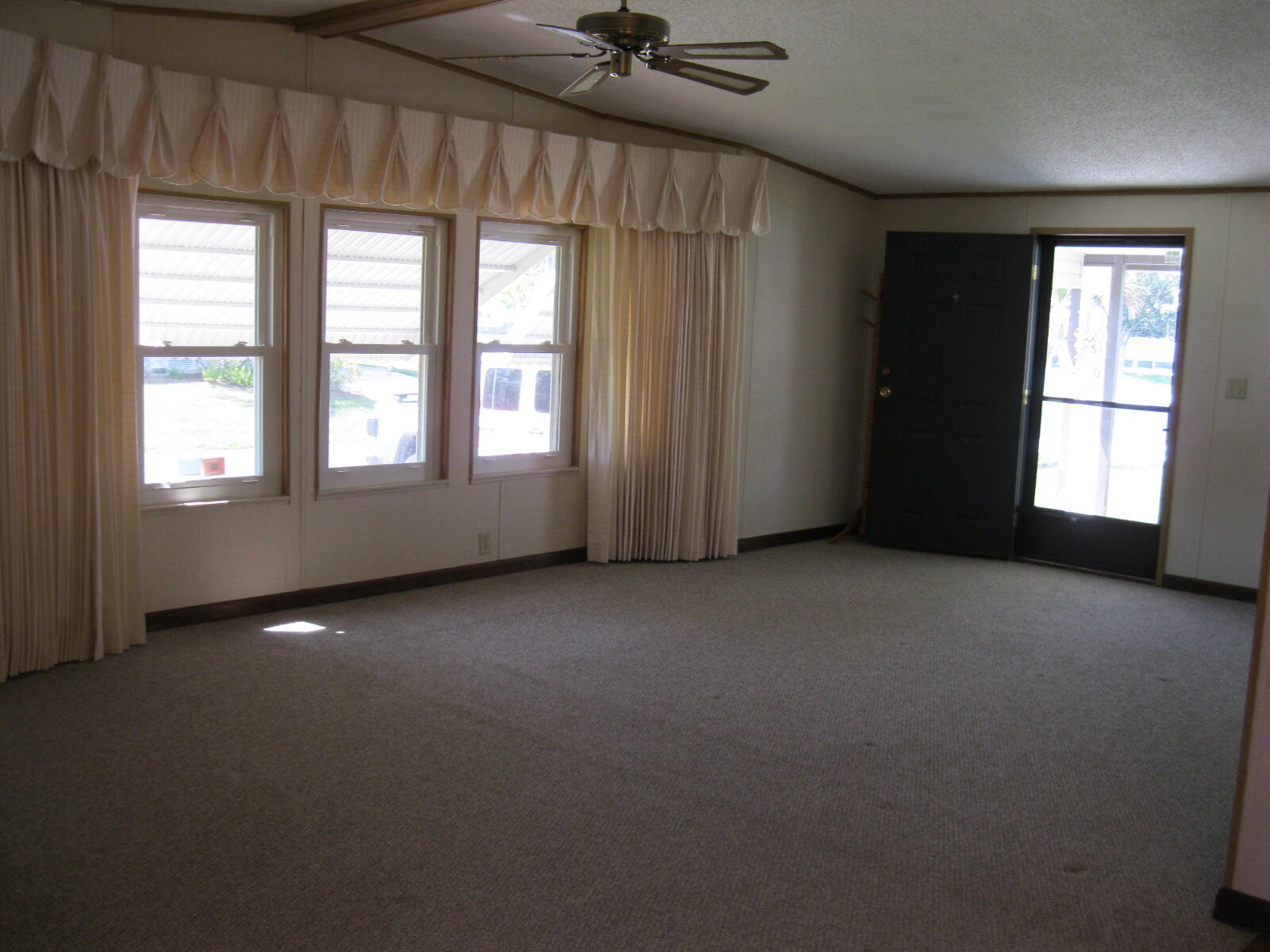 Tropical Isles - Residential