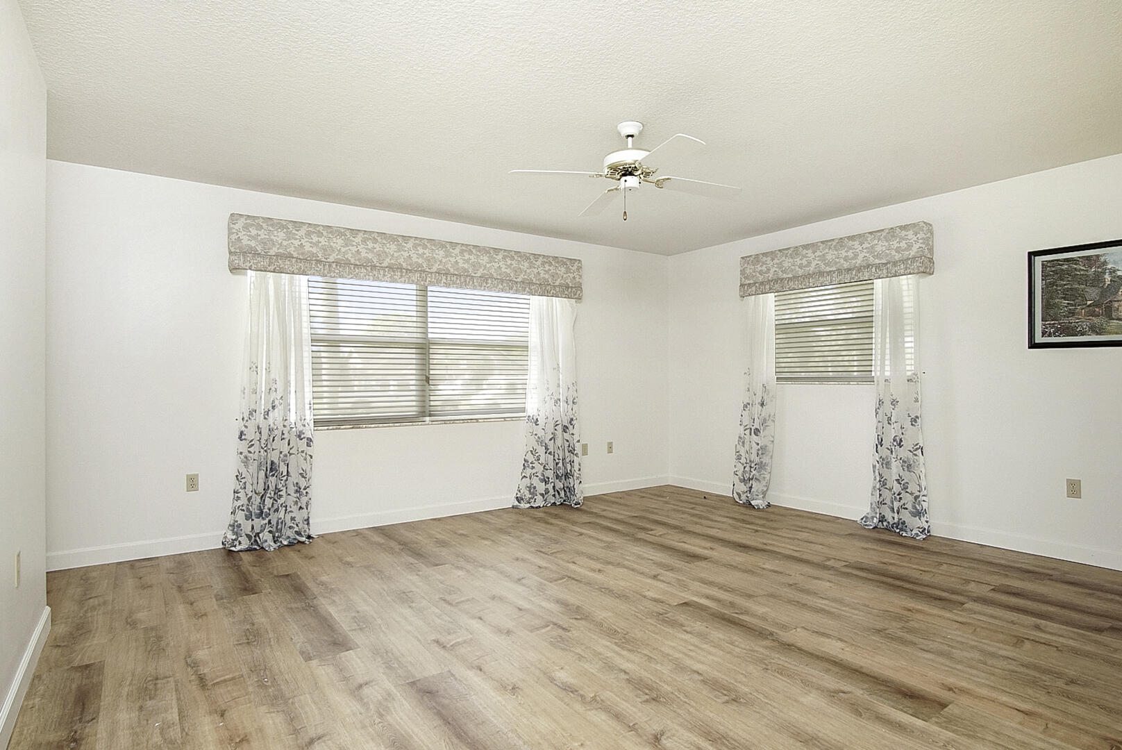 LEGACY COURT - Residential