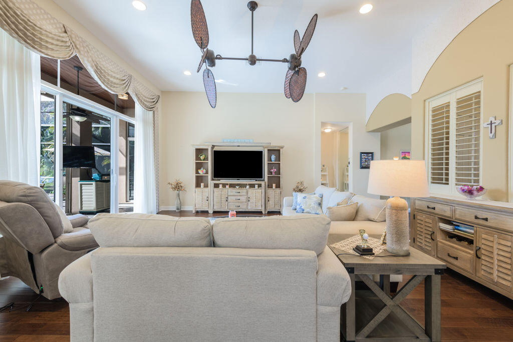 DELRAY OAKS WEST CONDO - Residential