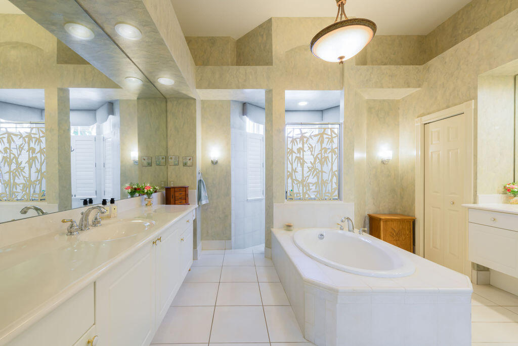 DELRAY OAKS WEST CONDO - Residential