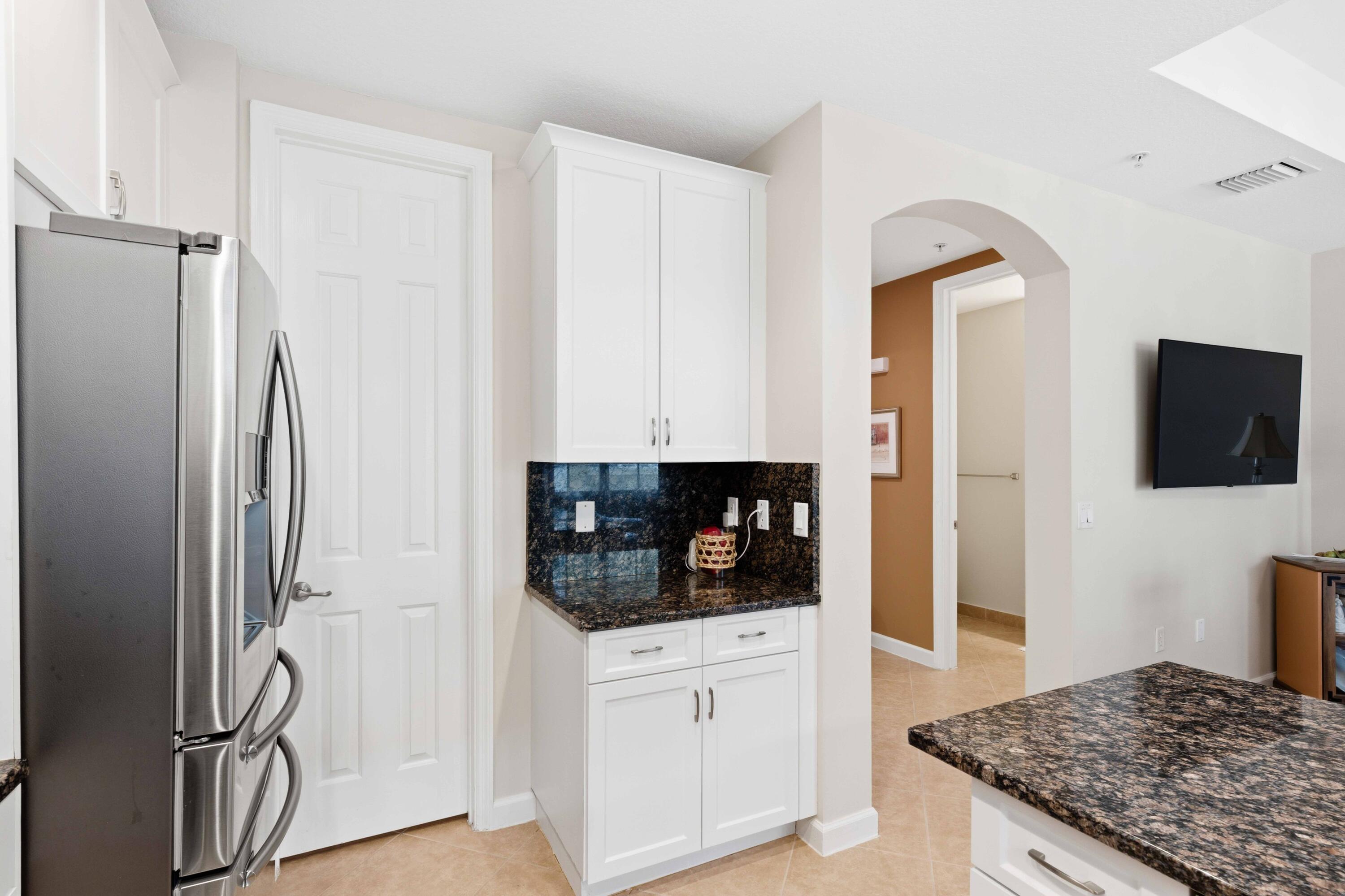 DELRAY OAKS WEST CONDO - Residential