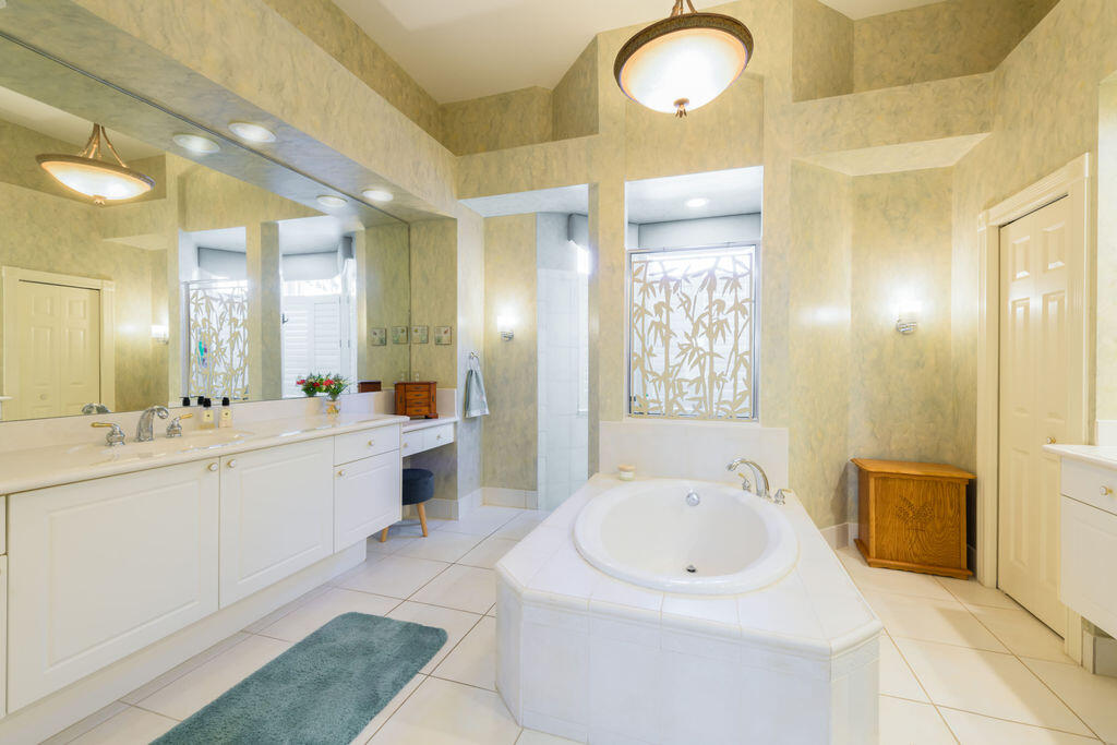 DELRAY OAKS WEST CONDO - Residential