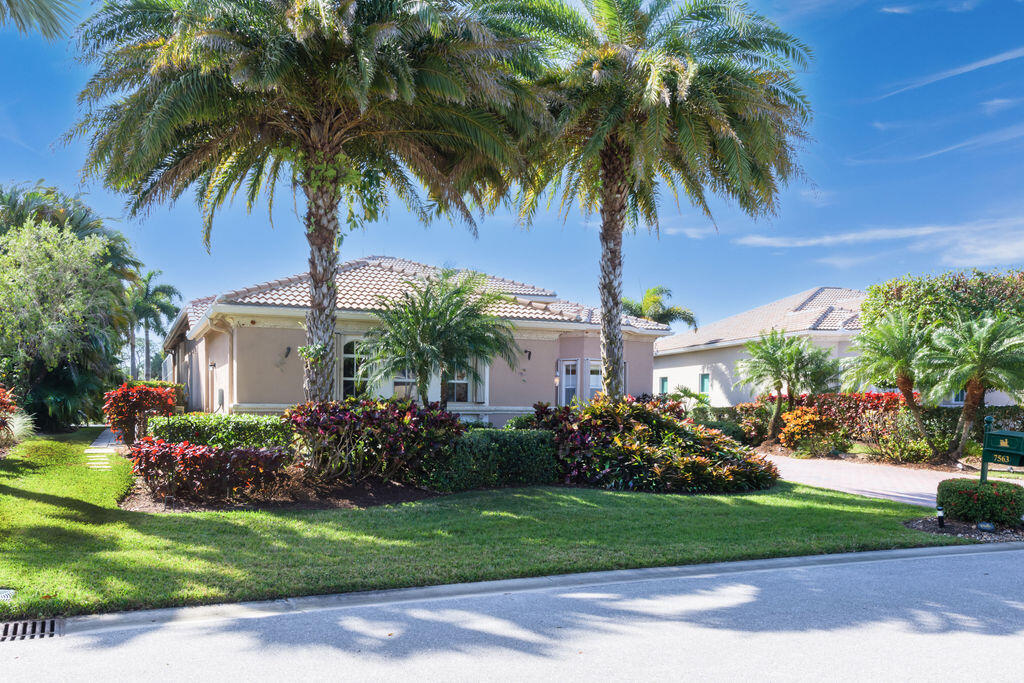 DELRAY OAKS WEST CONDO - Residential