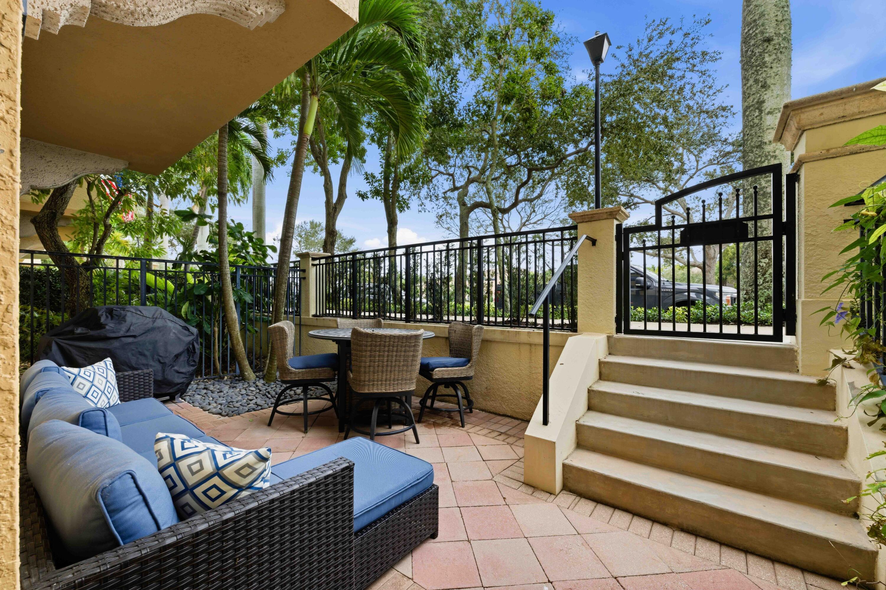 DELRAY OAKS WEST CONDO - Residential
