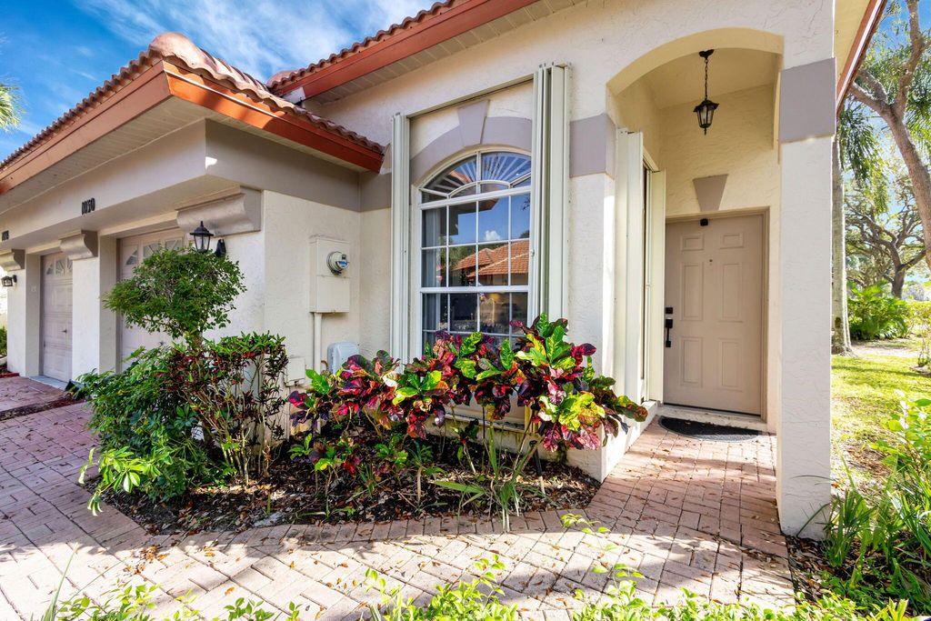 Photo of 1030 Via Jardin, Palm Beach Gardens, FL 33418 (MLS # R11065065)