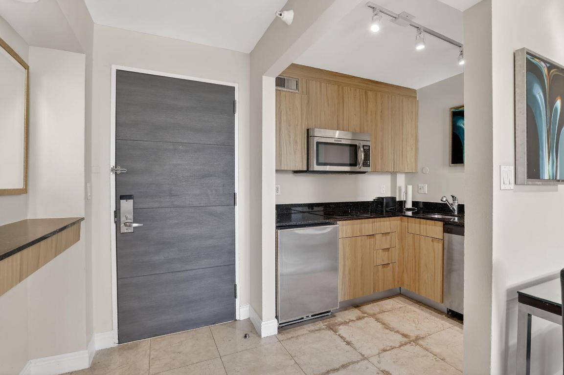 2670 E Sunrise Boulevard 320