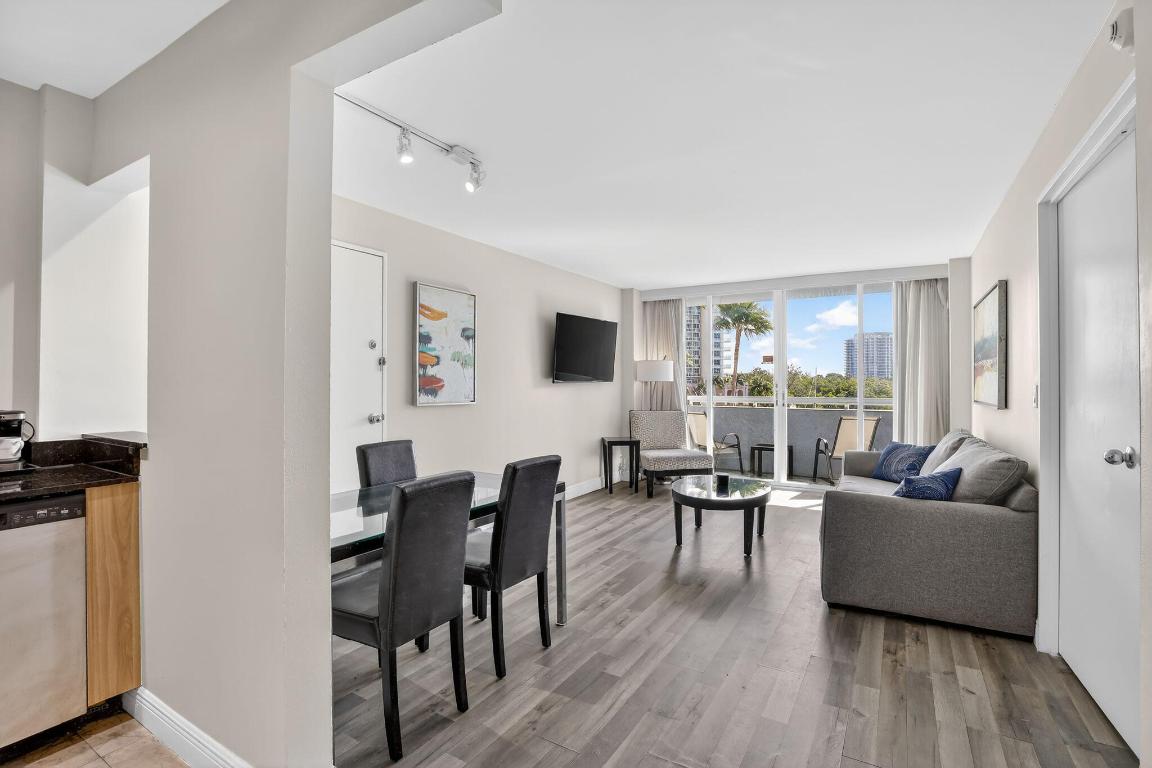 2670 E Sunrise Boulevard 320