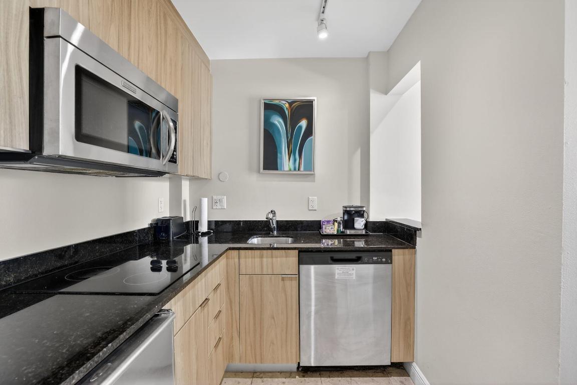 2670 E Sunrise Boulevard 320