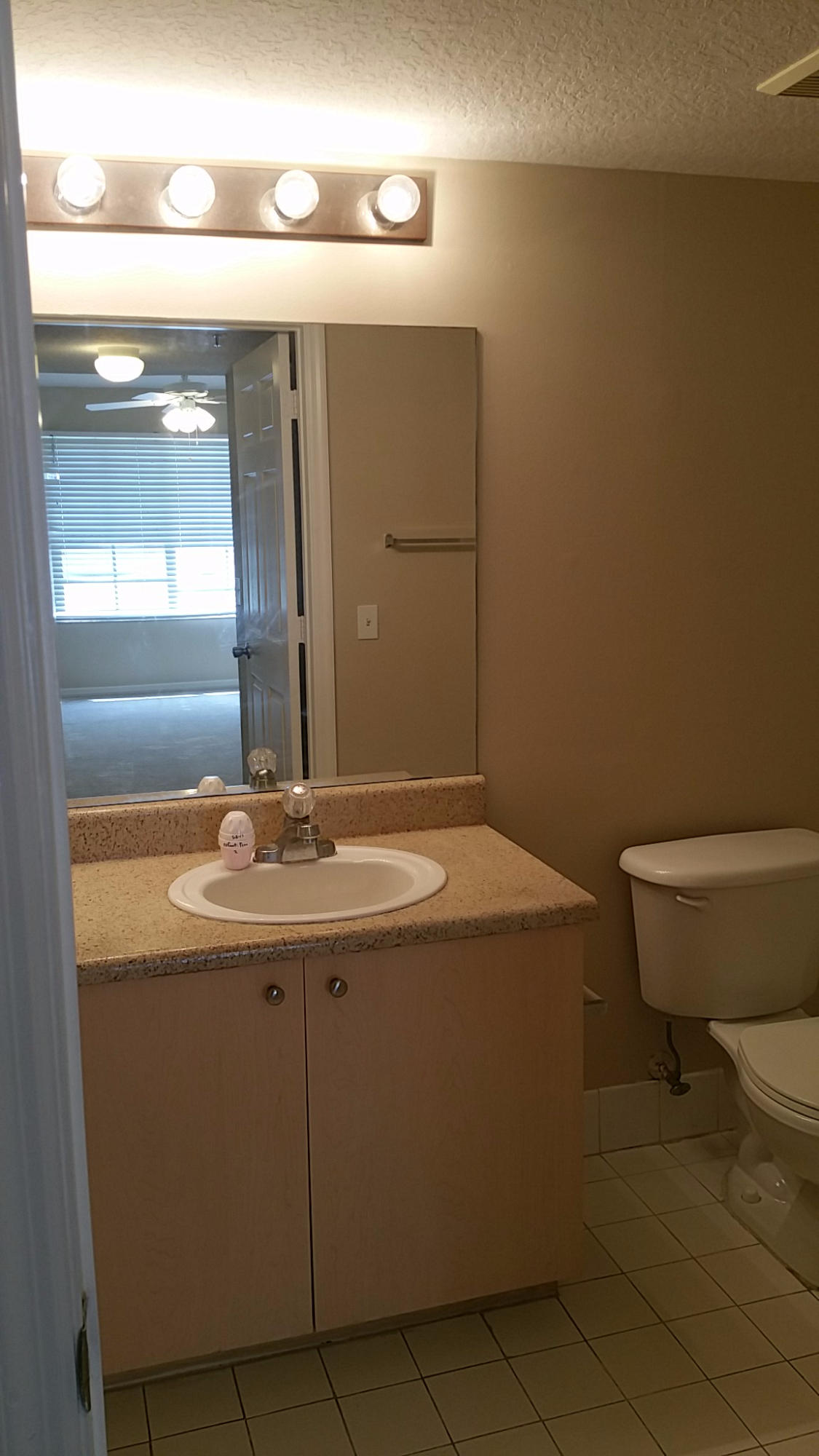 EMERALD ISLE AT LAGUNA LAKES CONDO - Residential