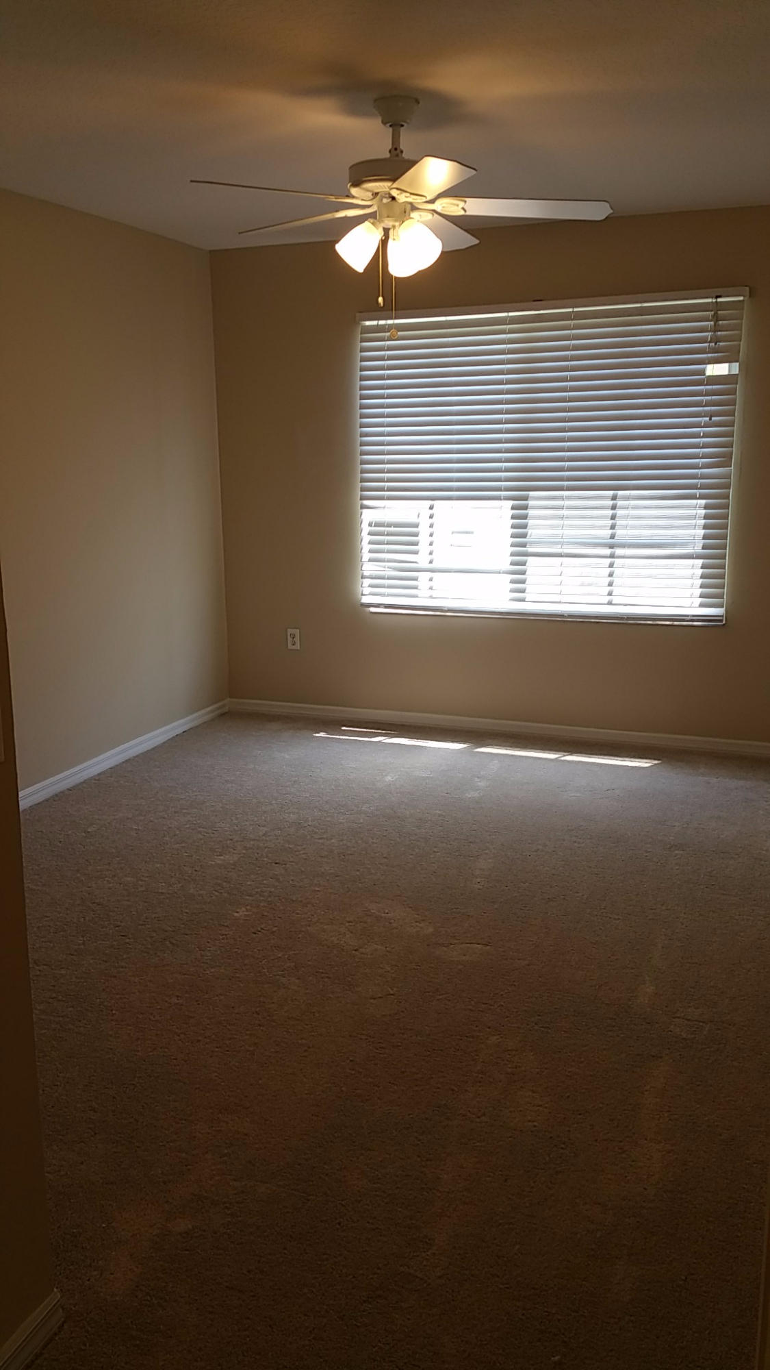 EMERALD ISLE AT LAGUNA LAKES CONDO - Residential