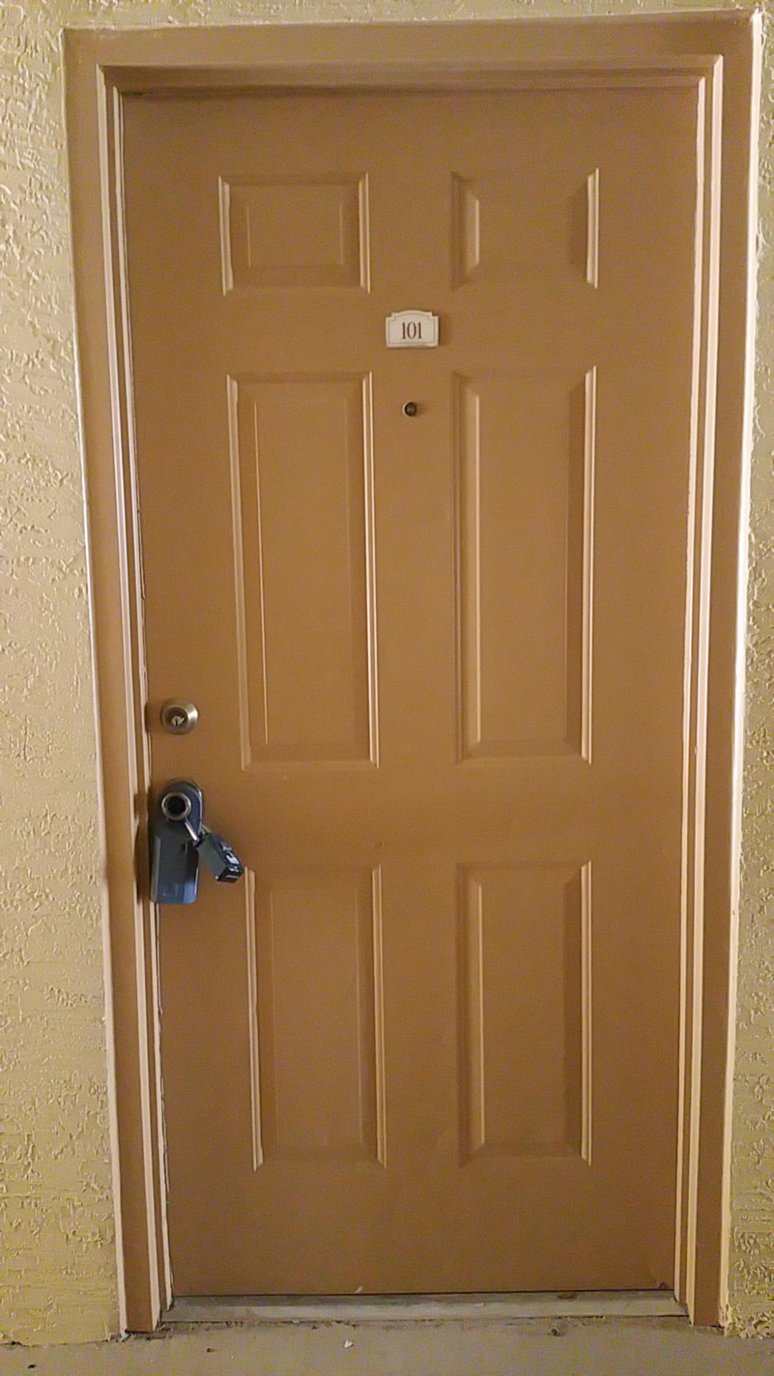 EMERALD ISLE AT LAGUNA LAKES CONDO - Residential