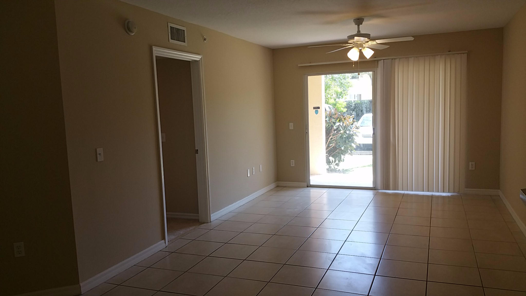 EMERALD ISLE AT LAGUNA LAKES CONDO - Residential