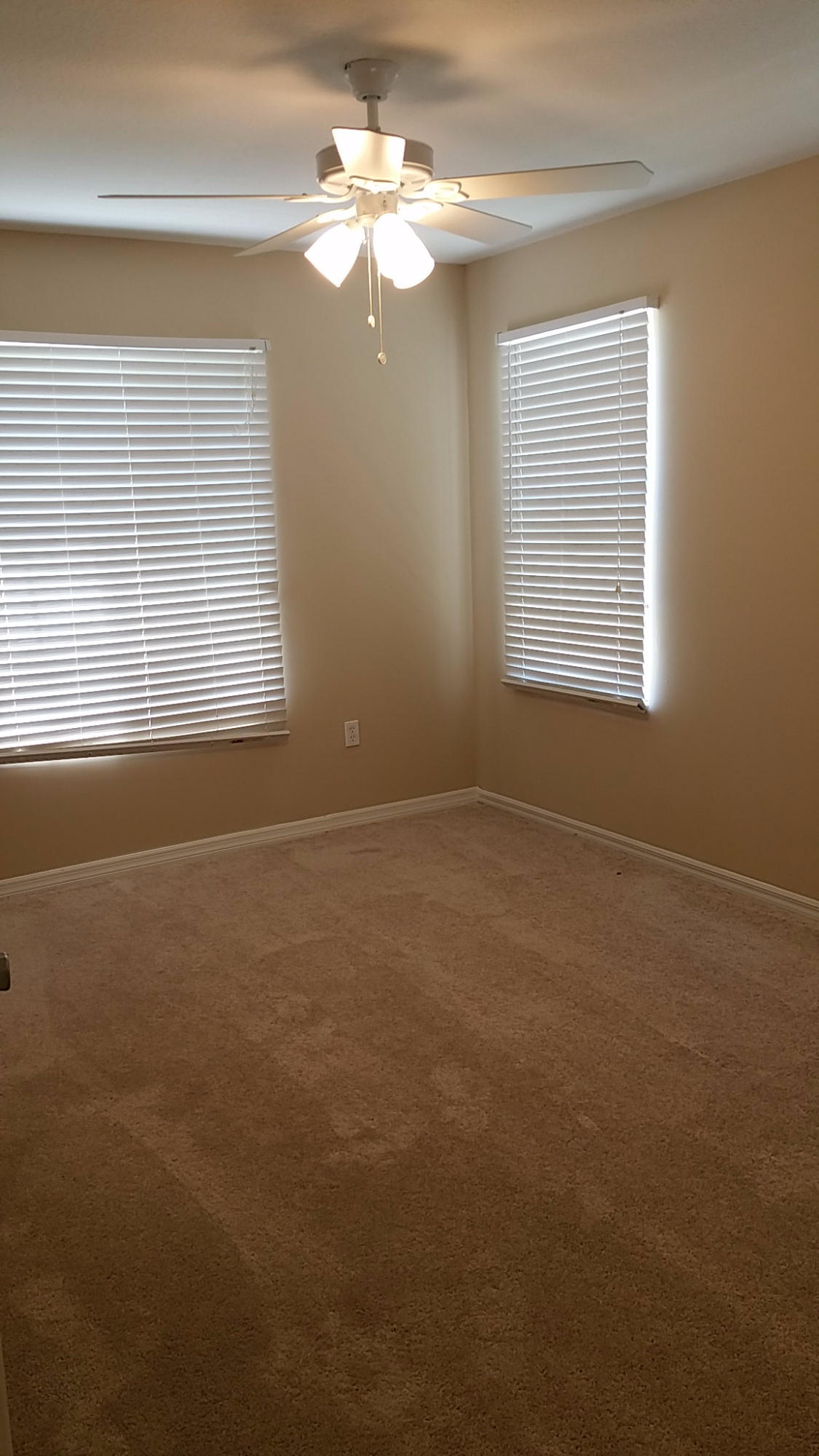 EMERALD ISLE AT LAGUNA LAKES CONDO - Residential