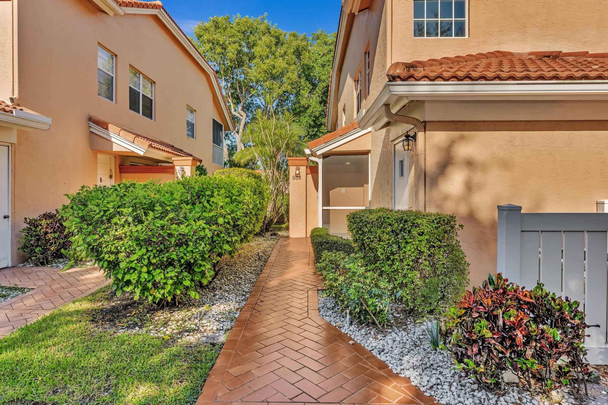 9589 Shadybrook Drive 201