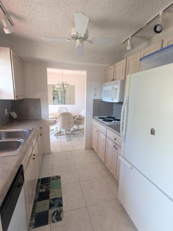 GOLFS EDGE CONDOS A THRU G - Residential Lease