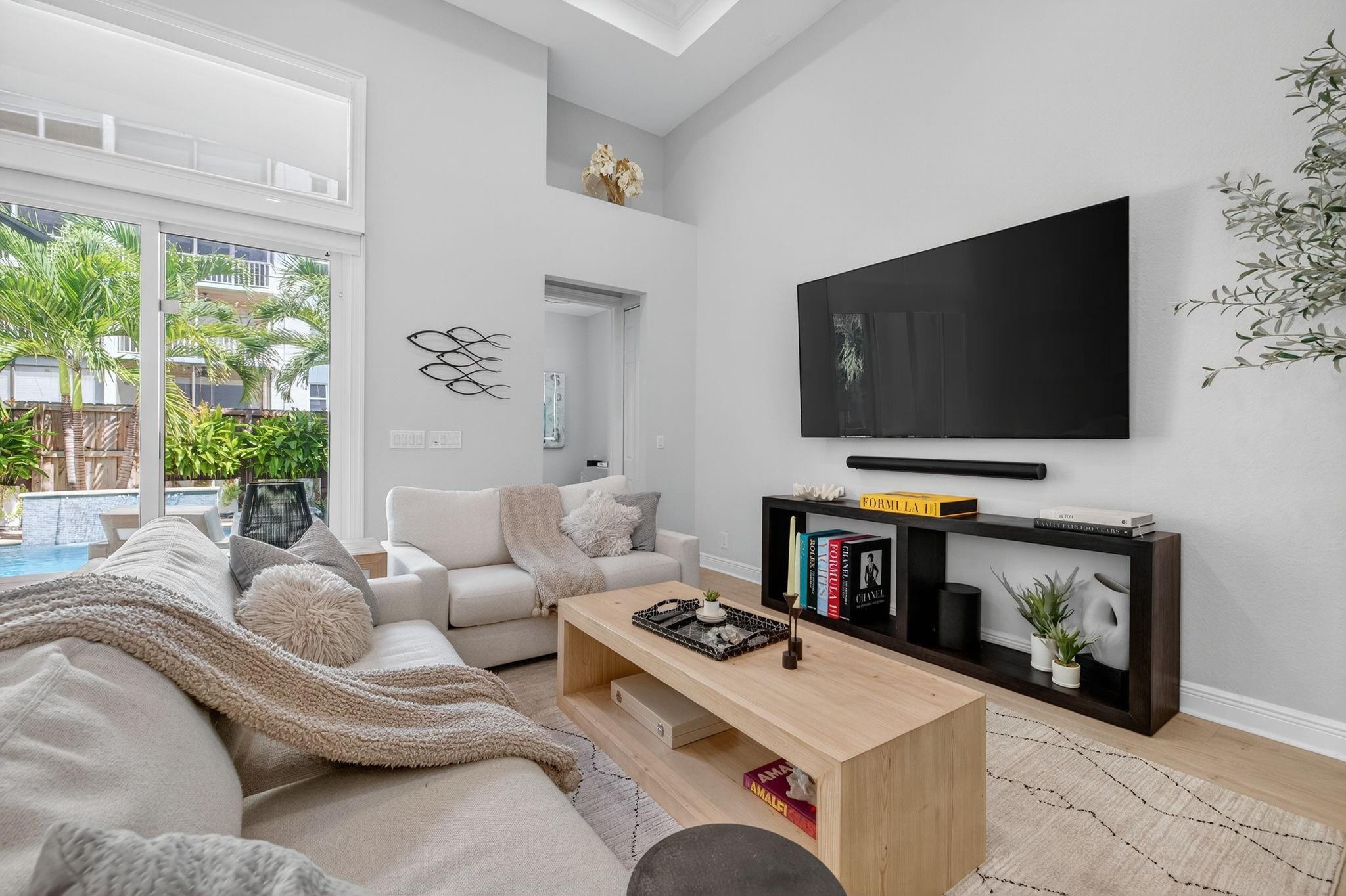 SILVER SHORES SEC OF LBTS - Residential