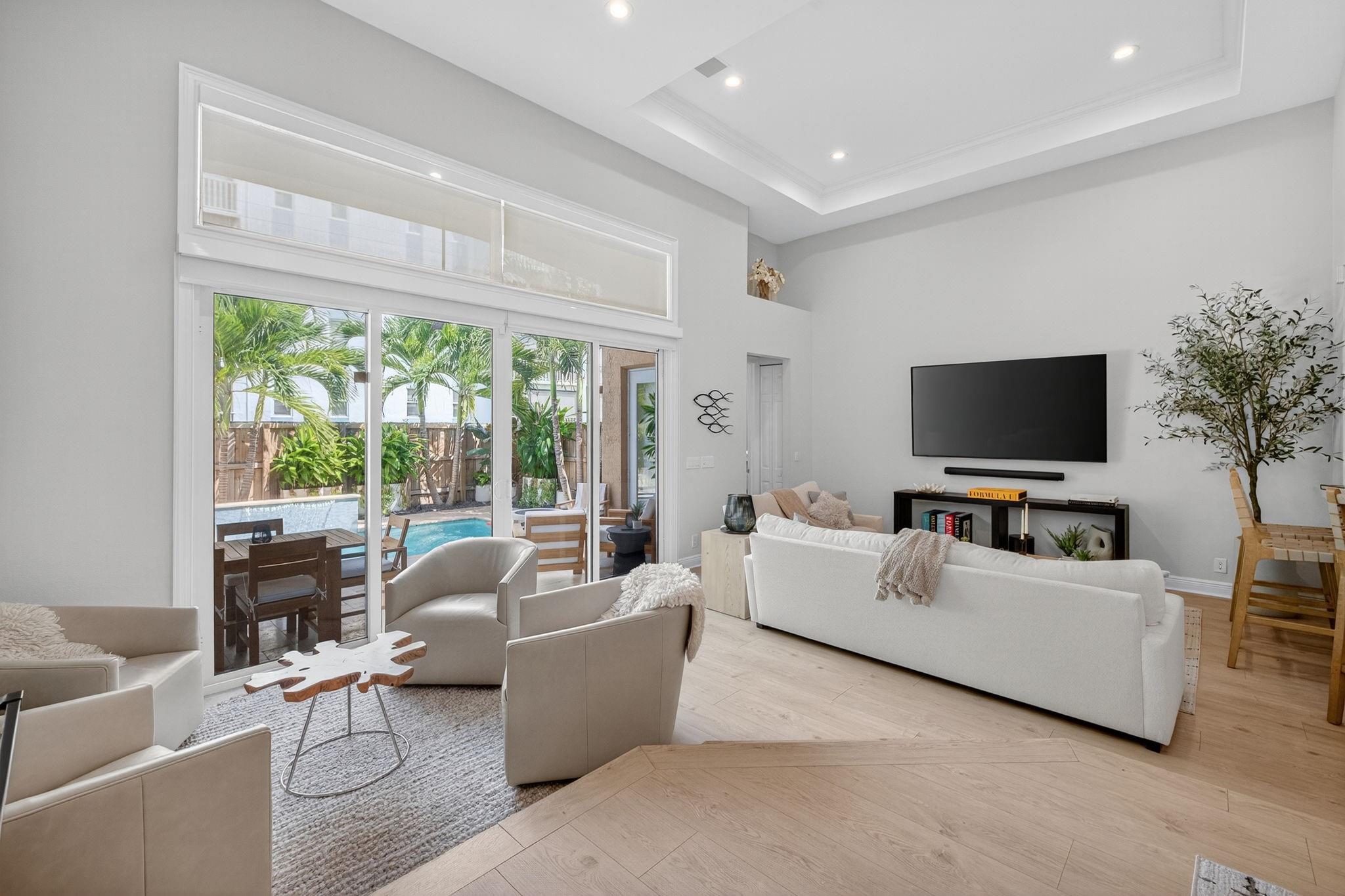 SILVER SHORES SEC OF LBTS - Residential