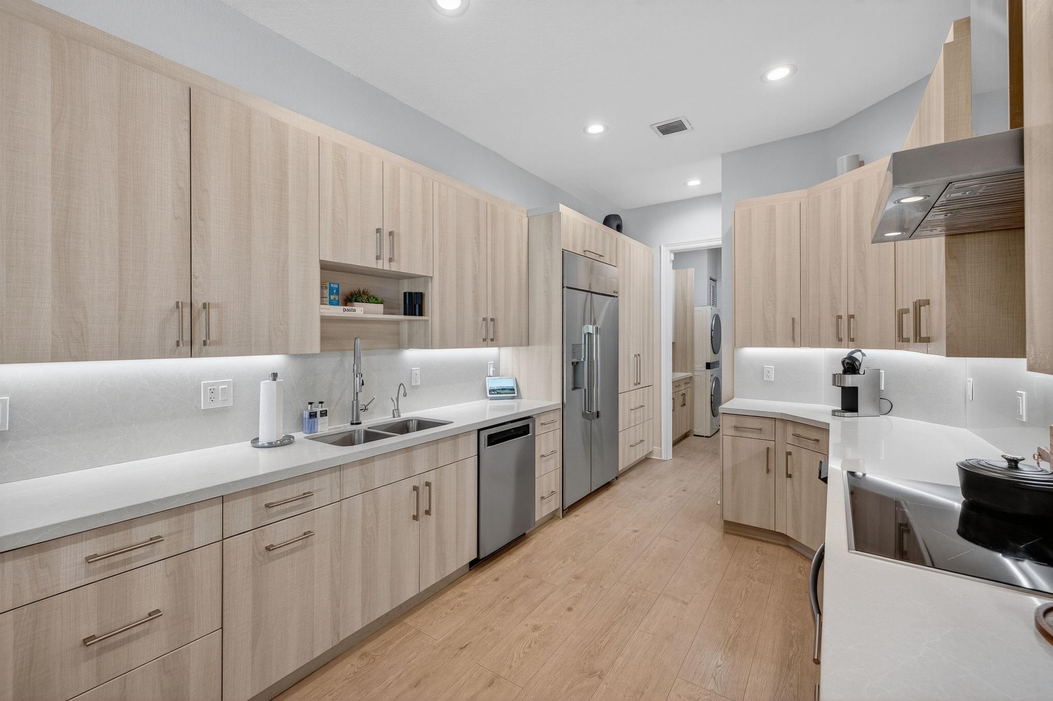SILVER SHORES SEC OF LBTS - Residential