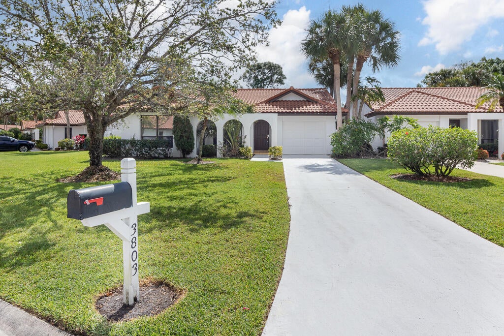 Photo of 3803 SW Osprey Creek Way, Palm City, FL 34990 (MLS # B26072721)