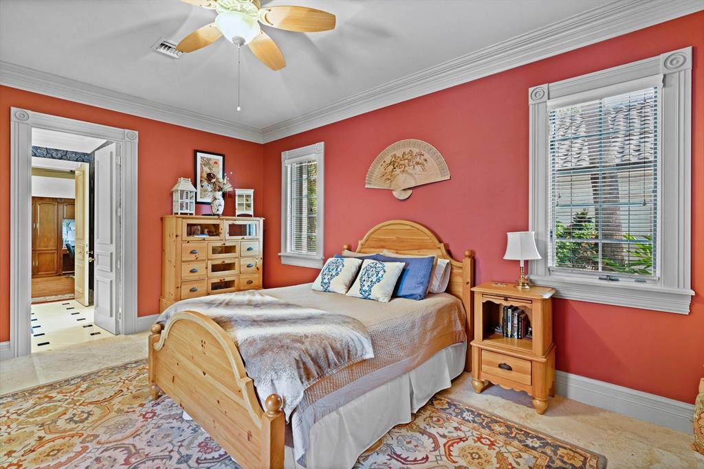 ADMIRALS COVE - Residential