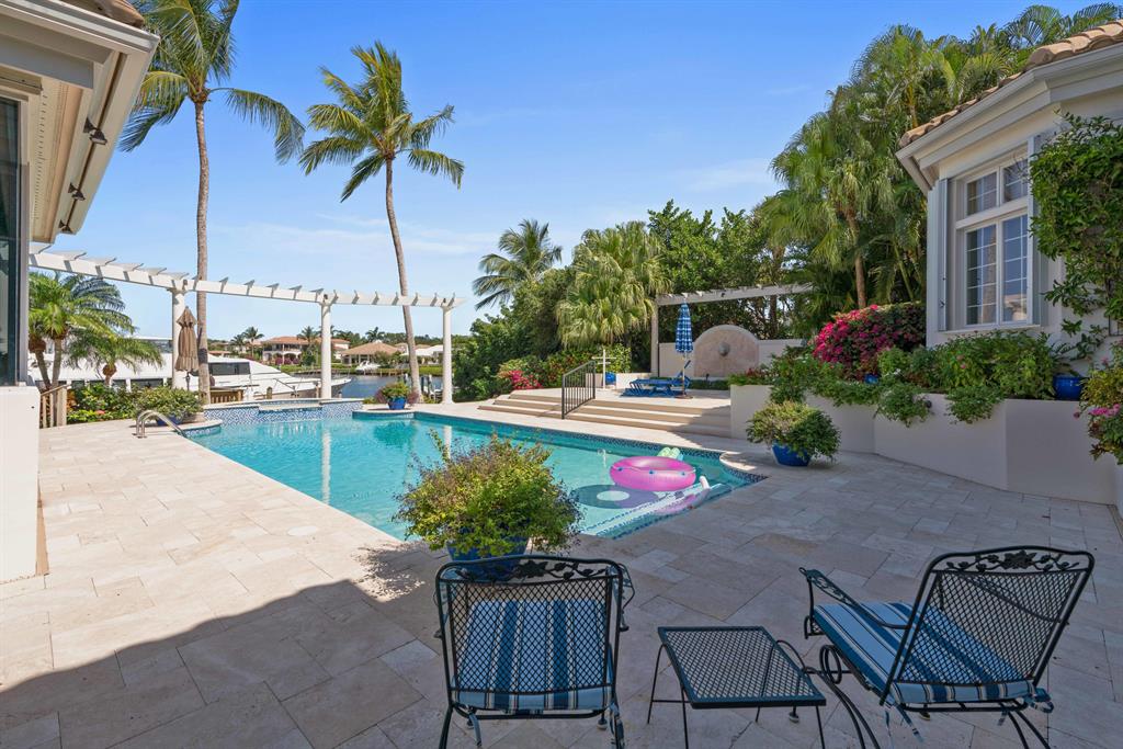 ADMIRALS COVE - Residential