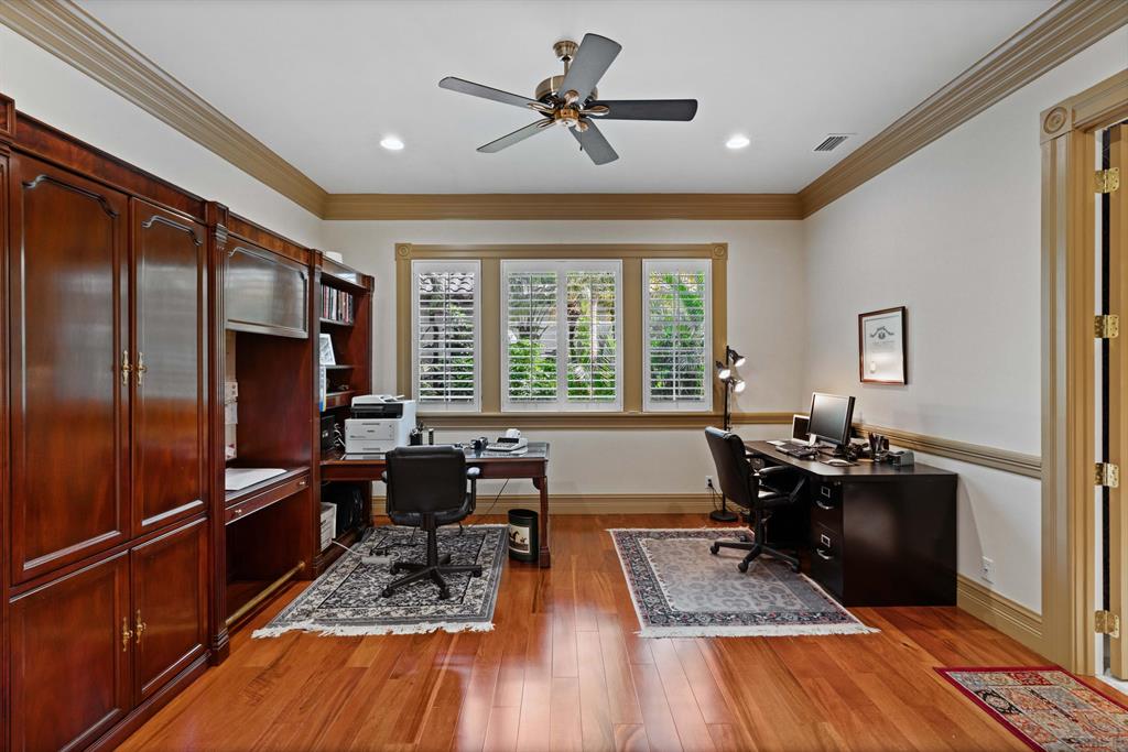 ADMIRALS COVE - Residential