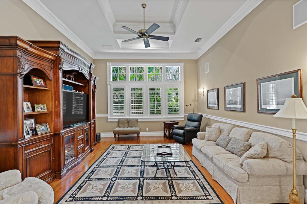 ADMIRALS COVE - Residential