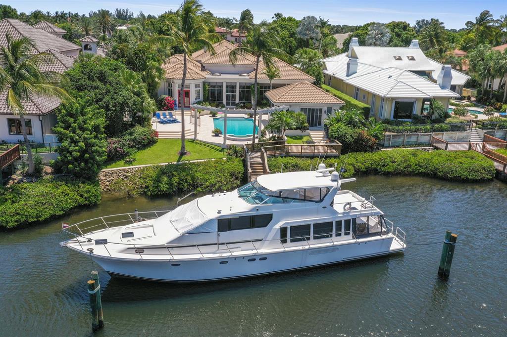 ADMIRALS COVE - Residential