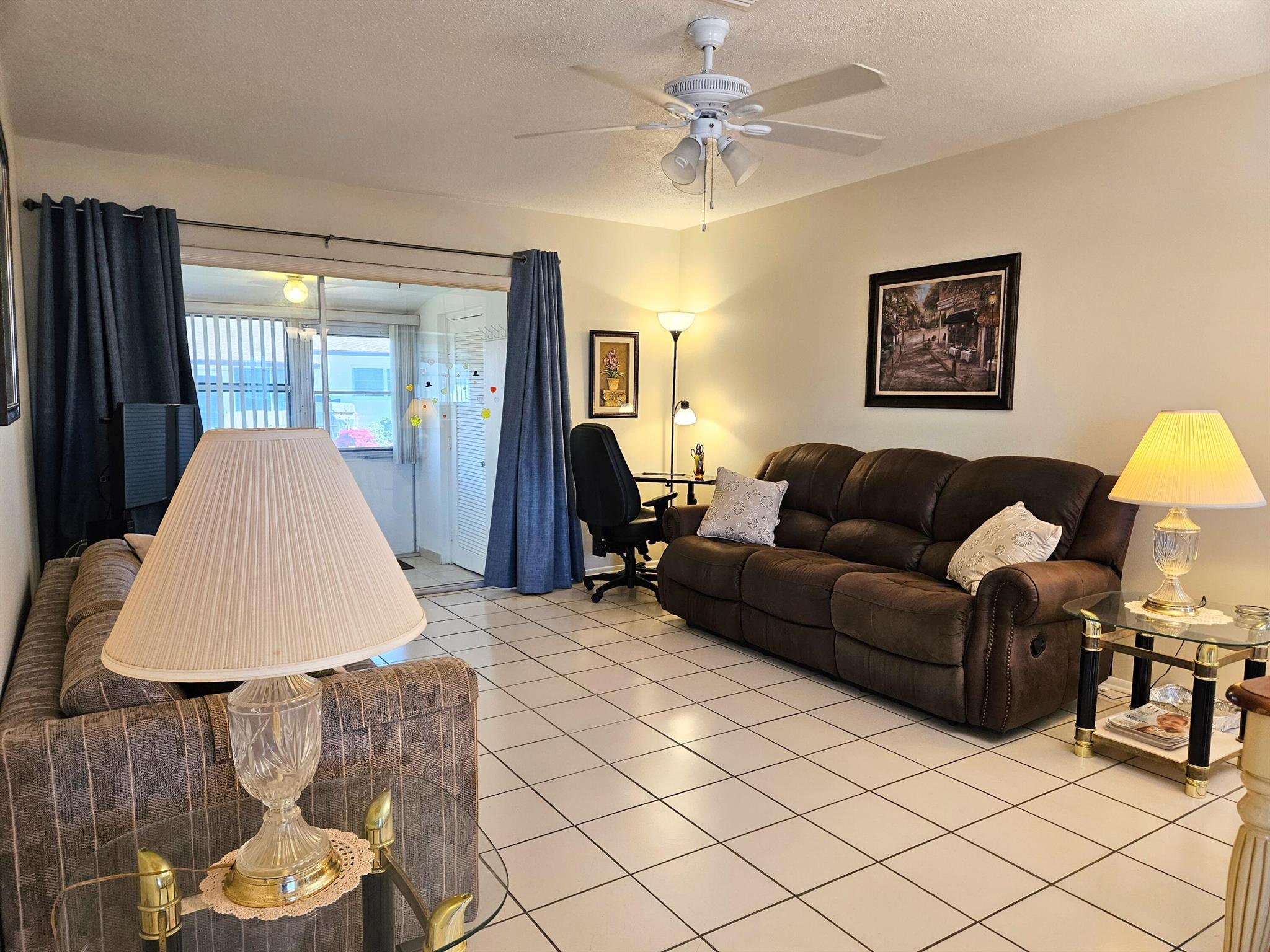 CRESTHAVEN VILLAS CONDO 1 - Residential