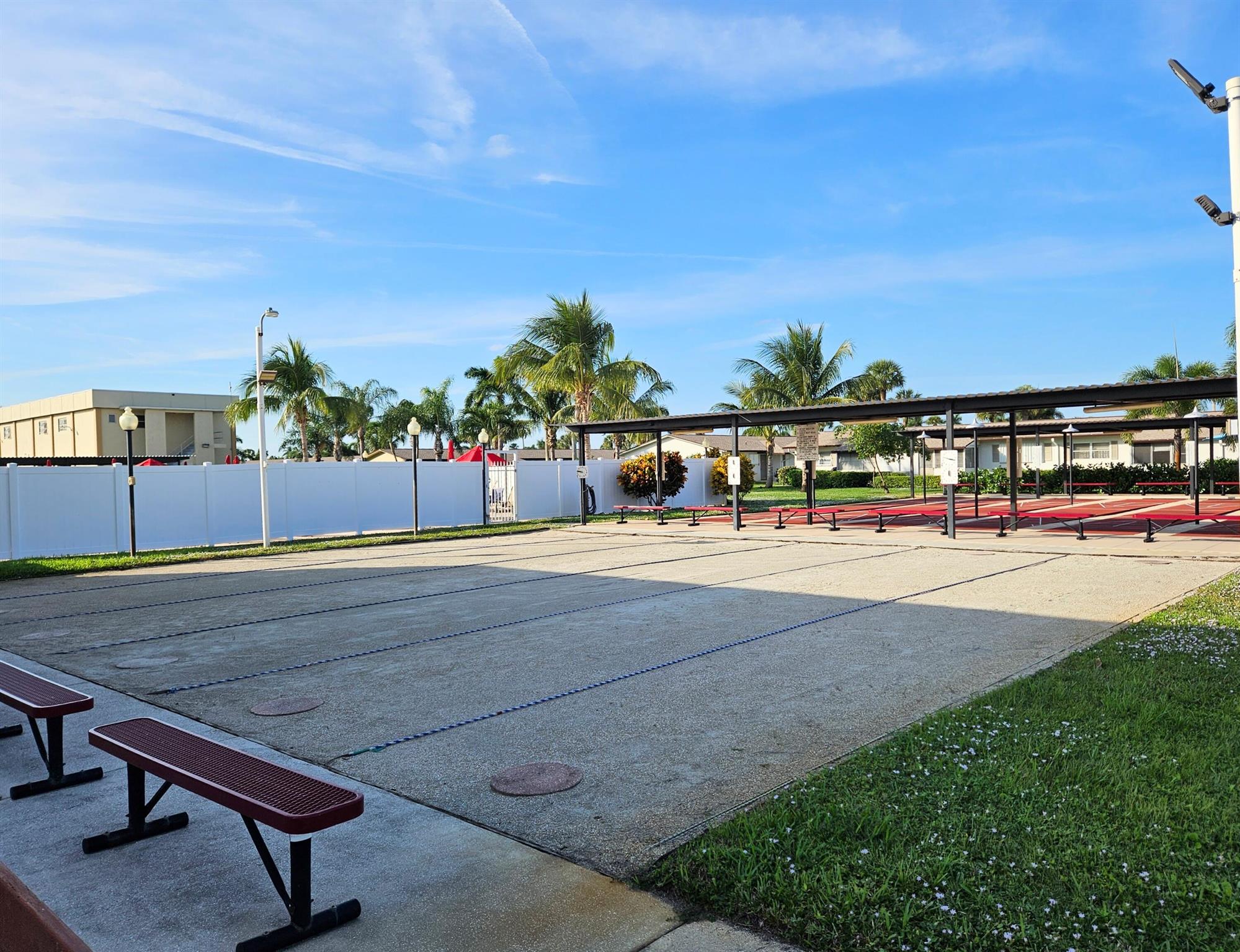 CRESTHAVEN VILLAS CONDO 1 - Residential