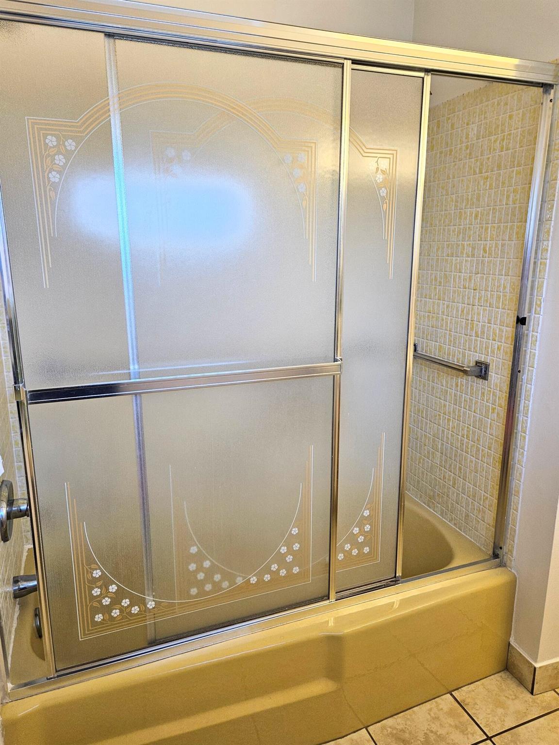 CRESTHAVEN VILLAS CONDO 1 - Residential