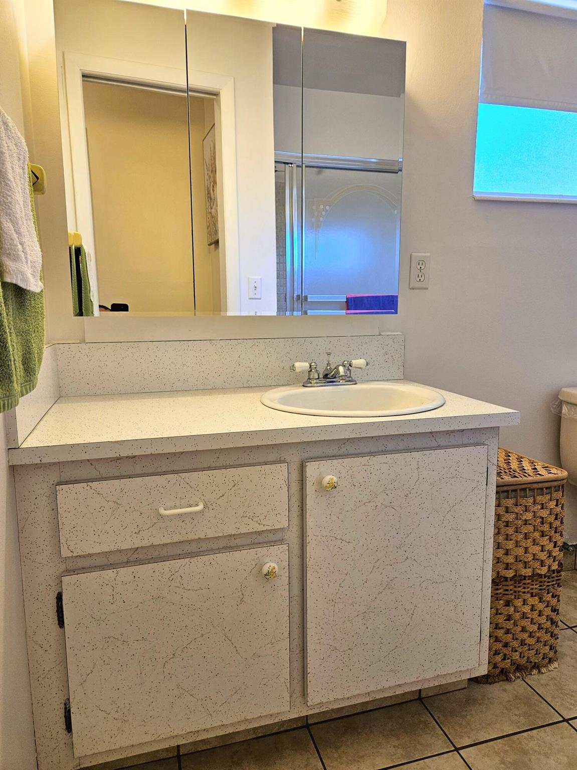 CRESTHAVEN VILLAS CONDO 1 - Residential