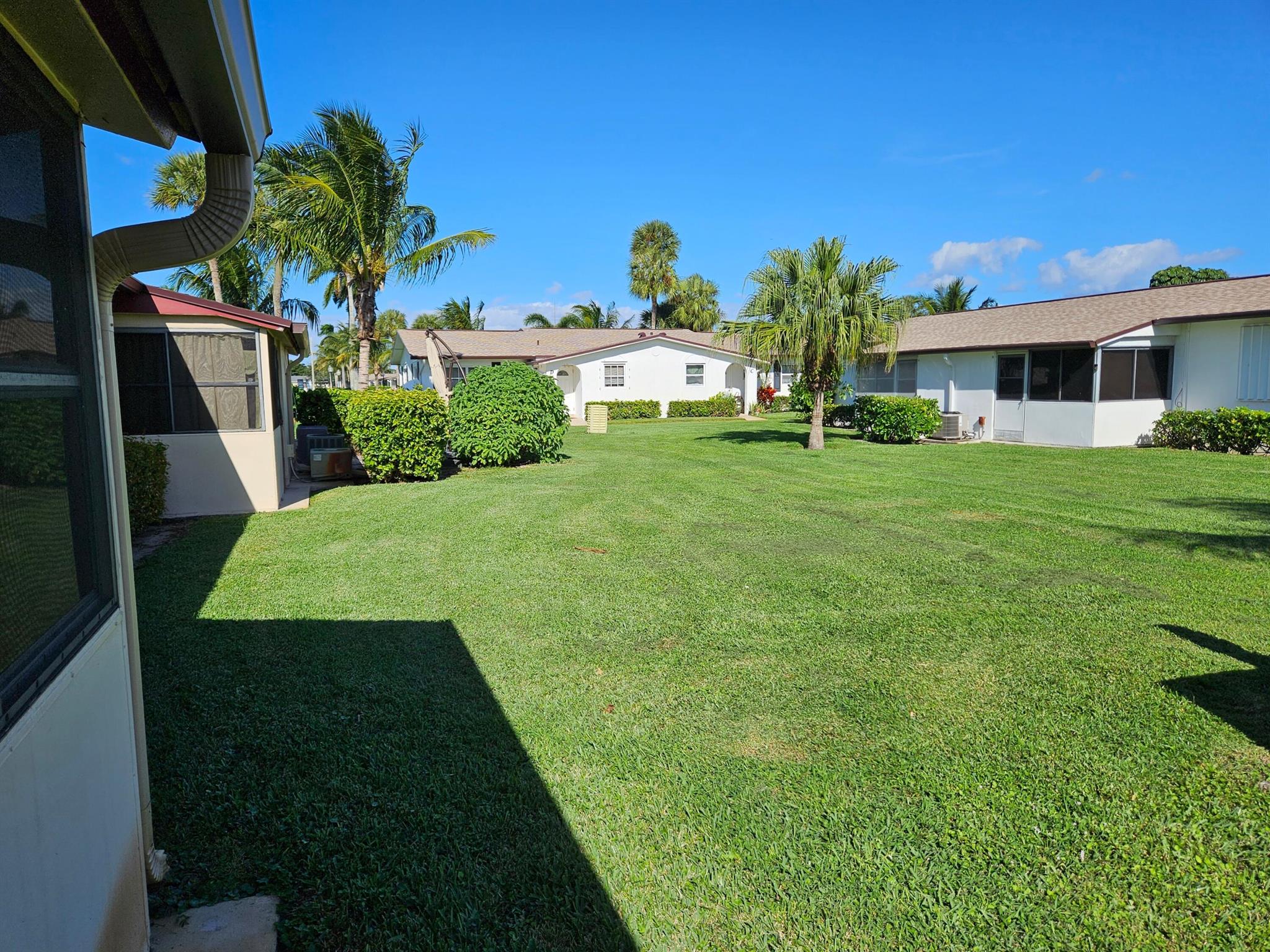 CRESTHAVEN VILLAS CONDO 1 - Residential