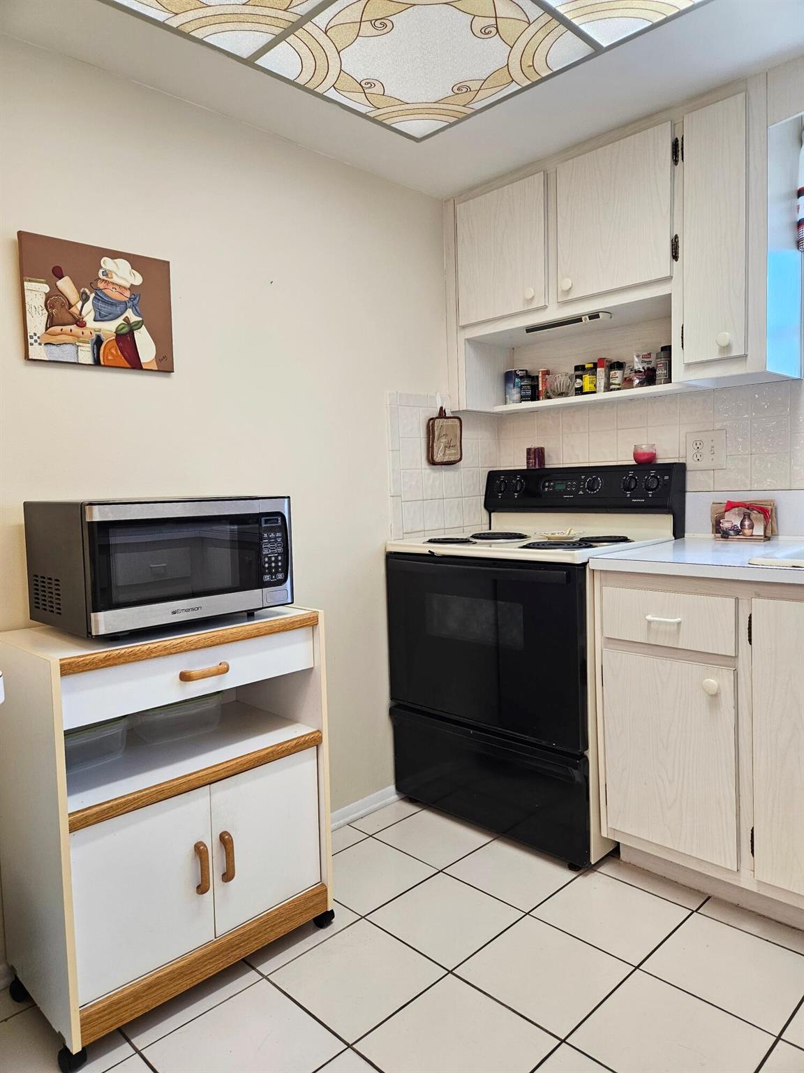 CRESTHAVEN VILLAS CONDO 1 - Residential