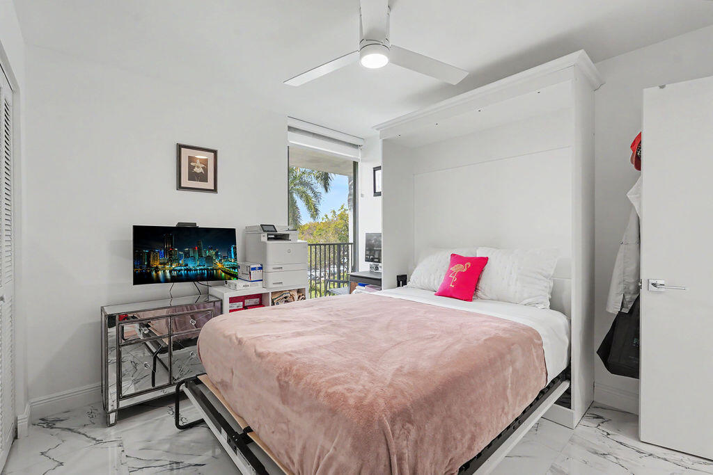 RIVER REACH CONDOMINIUM III - Residential