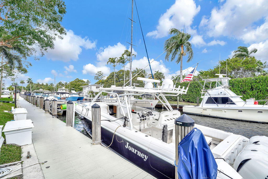 RIVER REACH CONDOMINIUM III - Residential