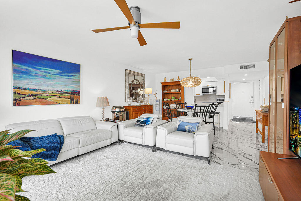 RIVER REACH CONDOMINIUM III - Residential